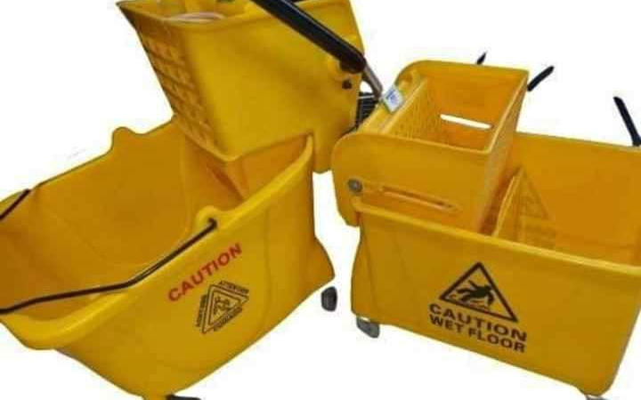 Fournitures de nettoyage et d'entretien ménager