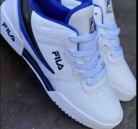Athletic shoes